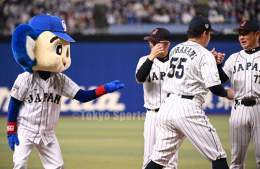 【侍ジャパン】2023.03.03 #村上宗隆 選手からハイタッチをスルーされ、#ダルビッシュ有 投手の指摘でやり直してもらえたドアラさん #dragons #中日ドラゴンズ #ドアラ #バンテリンドーム
