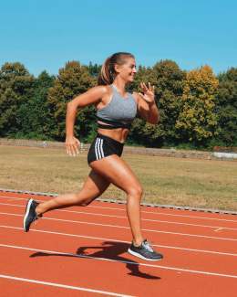 The only bad run is the one that didn&rsquo;t happen \ud83c\udfc3\ud83c\udffb&zwj;\u2640\ufe0f Ich w&uuml;nsche euch allen eine sch&ouml;ne neue Woche & schicke ganz viel Motivation \u2764\ufe0f#laufen #runninggirl #happymonday