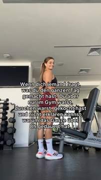 Und das meine Freunde, ist ein normaler Tag am Wochenende f&uuml;r mich \ud83d\ude02\ud83d\ude4c\ud83c\udffb Ins Gym gehen, sch&ouml;n Kochen und dann ist der Samstag rum. #gymgirl #fitness #krafttraining