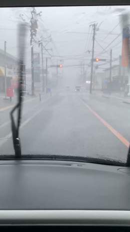 台風14号被害状況、宮崎市では信号機がおかしなことに。 #台風14号 #宮崎市 #信号機