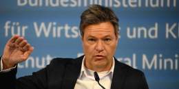 МИНИСТР ЭКОНОМИКИ ГЕРМАНИИ ПРЕДСКАЗАЛ ОСТАНОВКУ ПРОМЫШЛЕННОСТИ В СЛУЧАЕ, ЕСЛИ ТРАНЗИТ ГАЗА ЧЕРЕЗ УКРАИНУ БУДЕТ ПРЕКРАЩЕН Читать:  #Германия #Украина #Россия