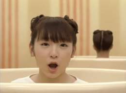 加護亜依　12歳モー娘加入&rarr;18歳タバコ&rarr;19歳タバコ2回目で解雇&rarr;結婚&rarr;出産&rarr;離婚&rarr;ヤクザと旅行