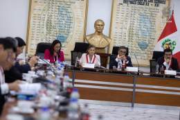 Durante la reunión, el Consejo Universitario aprobó la actualización del Reglamento General de la Actividad Académica Docente, que incorpora modificaciones debidamente sustentadas desde los enfoques técnico y legal, en concordancia con lo establecido