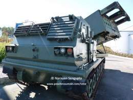 #UkraineWar #MLRS vehicles from USA now in #Ukraine giving Ukrainians much needed firepower vs. the #Russians. But are the Multiple Launch Rocket System (MLRS) vehicles M270 tracked vehicles (top) w/ 12 rockets or M142 HIMARS wheeled w/ 6 (bottom)?