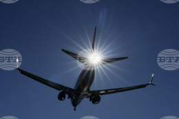 Самолет със 72 души на борда се разби в Непал