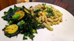 All the #Greens today.. love this creamy avocado pasta with pesto fried kale, courgettes &amp; broad beans... Gorgeous #Itseasy2bvegan #PlantPowered #Veganfoodshare.... thanks @Riverford