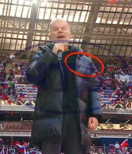 Путриот Газманов заклеил название пуховика на &laquo;путинге&raquo;, чтобы спеть про &laquo;господ офицеров&raquo;. Но пуховик опознали: Prada из недружественной Италии, 340 000 рублей