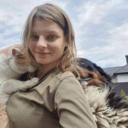 The 29-year-old combat medic Yana Rychlitska has been killed in battle by the Russian Army near Bakhmut.  Rest In Peace Yana. Ukraine will never forget your sacrifice.