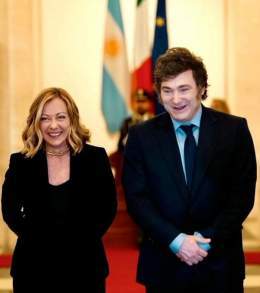 "A pocas semanas de mi visita en Argentina he recibido hoy en el Palazzo Chigi al Presidente de la Rep&uacute;blica Argentina @jmilei.  La discusi&oacute;n ha constituido la ocasi&oacute;n para reiterar la voluntad en com&uacute;n de reforzar a&uacut