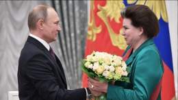 Владимир Путин поздравил с Днем Рождения первую в мире женщину-космонавта, депутата Госдумы Валентину Терешкову - сообщил пресс-секретарь президента Дмитрий Песков  Валентине Владимировне исполнилось 86 лет. Свой полёт в космос она совершила 16 июня 