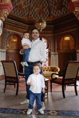 A mí querido hijo Jorge; estoy muy orgullosa del papá en el que te has convertido, felicidades en este día especial.