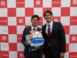 ドラフト会議2022にて2位指名で交渉権を獲得した #吉野光輝 選手へ指名挨拶  #中川大志 スカウト #baystars