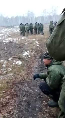 Шойгу заявил Путину, что мобилизация окончена  Мол, мобилизовано 300 тысяч человек, 41 тысяча уже воюет в Украине.  При этом он добавил, что на начальном этапе мобилизации были проблемы с довольствием, а сейчас все эти проблемы решены. Так что не вер
