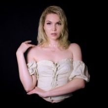 carly.queen