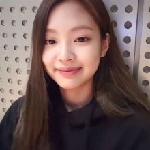 jenniedebuts